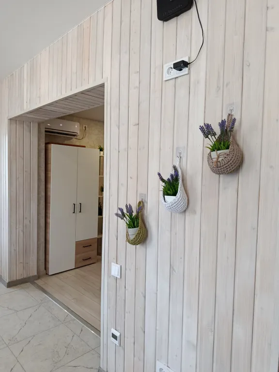 Двухкомнатная квартира у моря с видом на горы