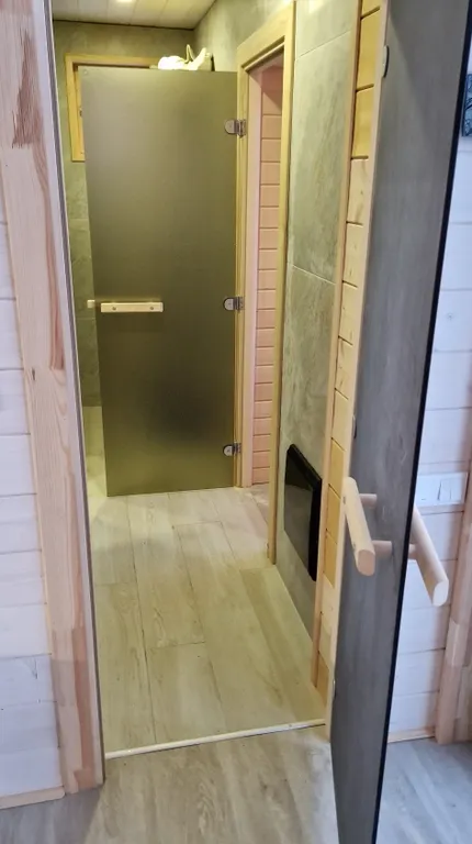 Коттедж Маврикий с сауной и видом на озеро