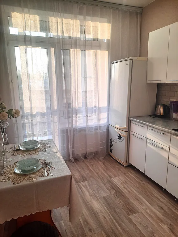 Квартира с панорамными окнами в новом ЖК у самолета