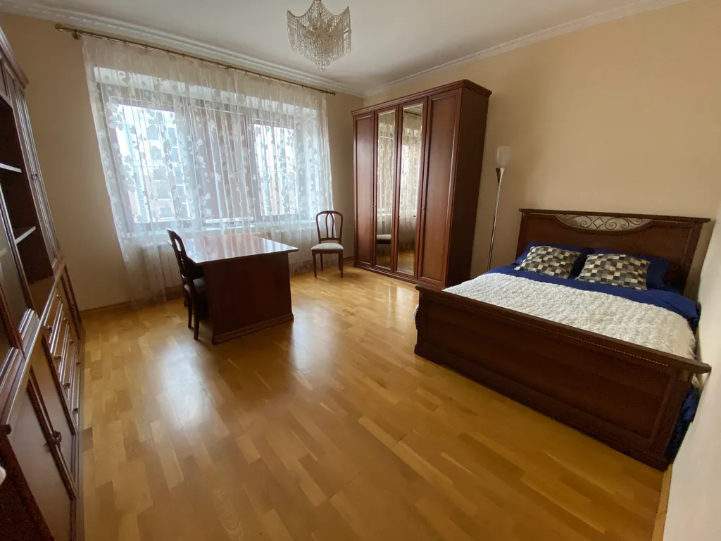 Просторная квартира в центре города для большой семьи