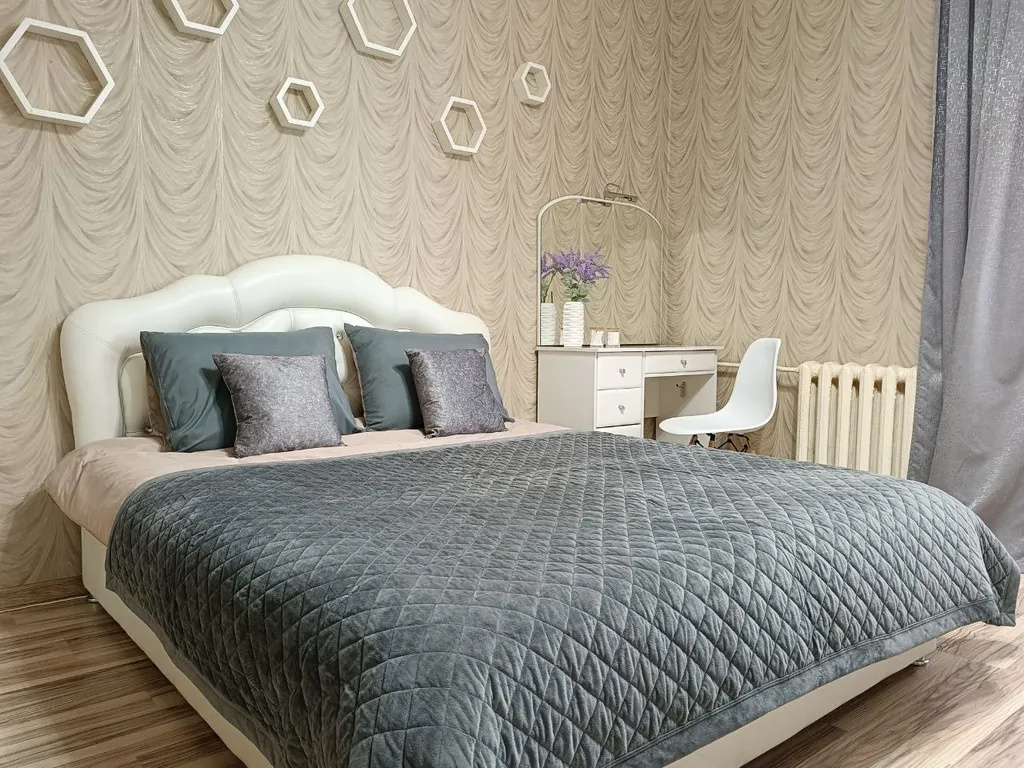 Двушка рядом с тц ярмарка и вокзалом