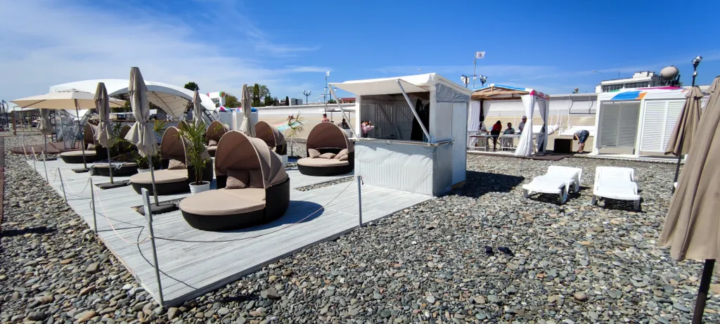 Шикарная трехкомнатная квартира у моря