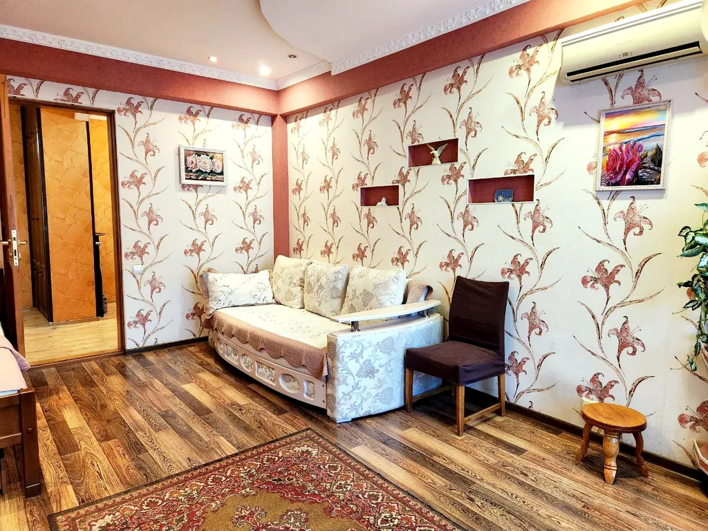 Просторная квартира в центре у моря