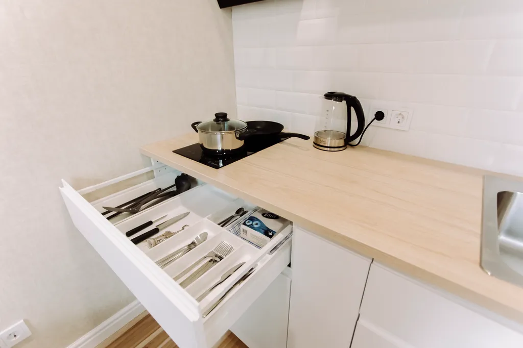 Студия с видом на закат в горах