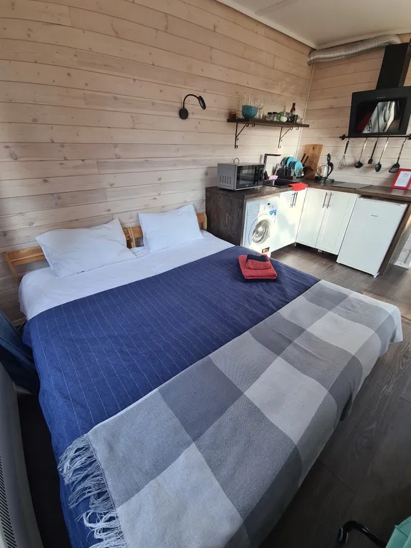 Мини-домик море с видом на горы