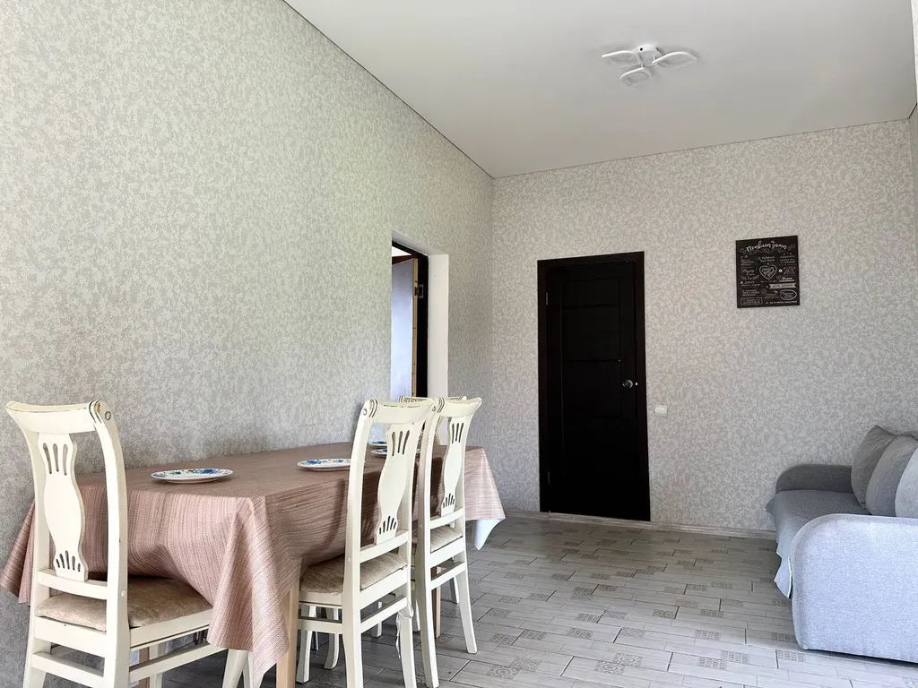 Дом с большой террасой