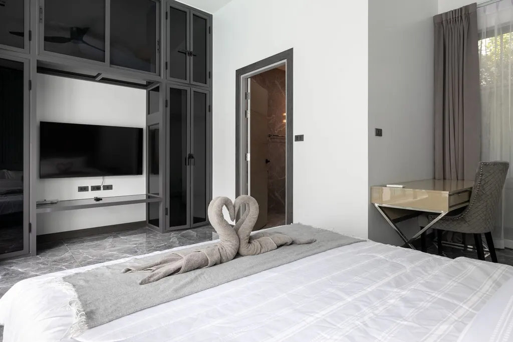 Вилла с частным бассейном в районе Най-харн