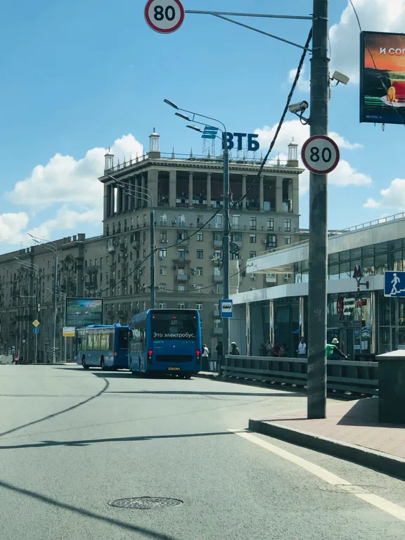 Квартира 2х комнатная квартира у метро — Москва