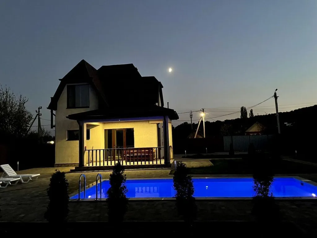 Уютный гостевой дом с бассейном, недалеко от термальных источников