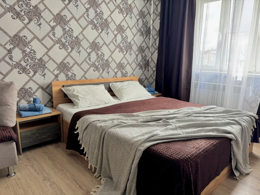 Панорамный балкон, современный дом, крупногабаритная квартира