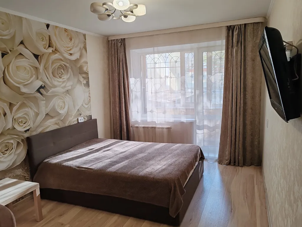 Квартира с хорошим ремонтом в центре города — аренда посуточно в Курган