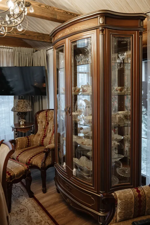 Уютный дом на берегу реки