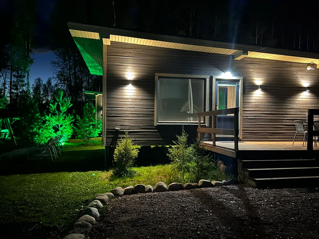 Новый современный дом с просторной кухней-гостиной