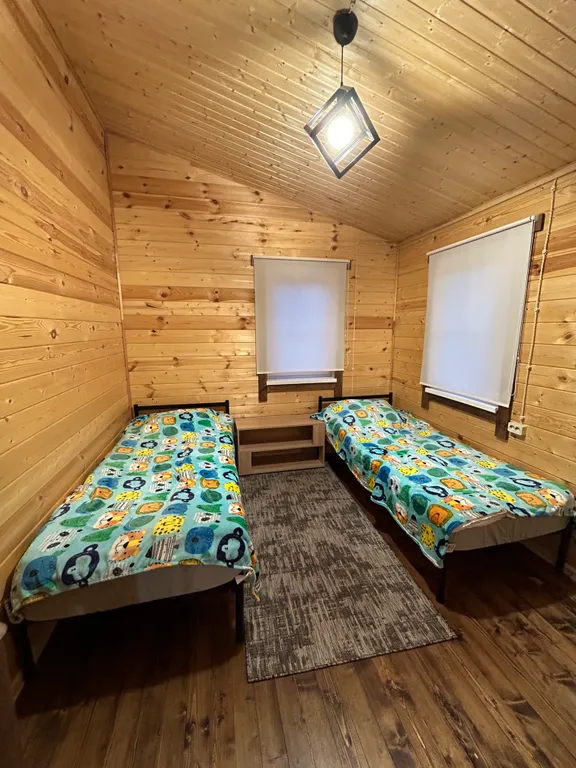 Домик около озера