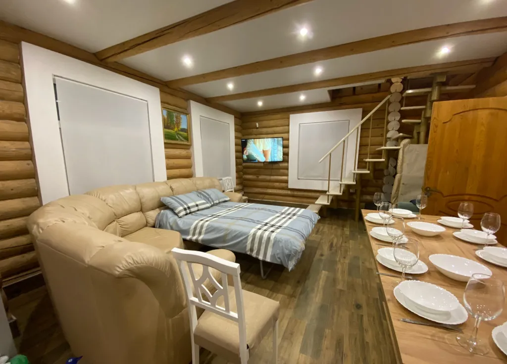 Дом с прудом