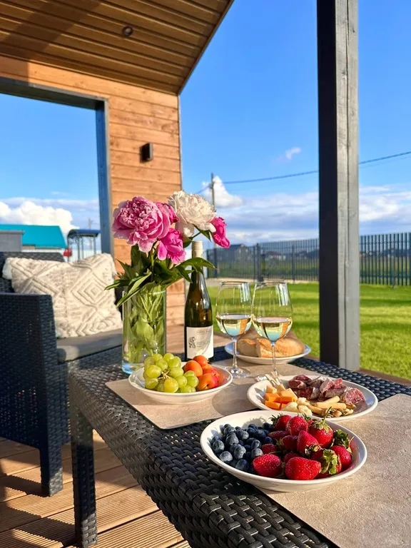 Коттедж Красивый дом с 2 спальнями — Ропша