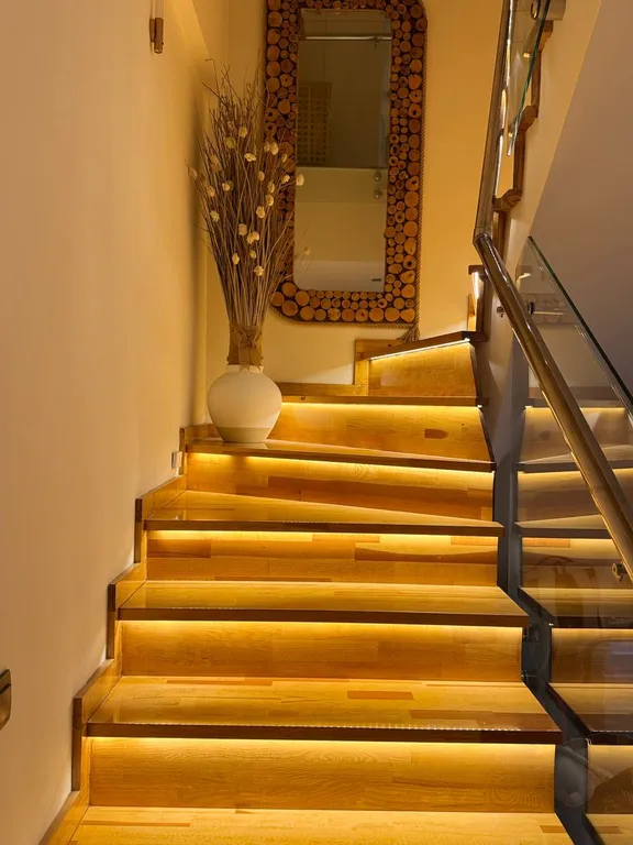 Роскошный дуплекс с эксклюзивным дизайнерским интерьером