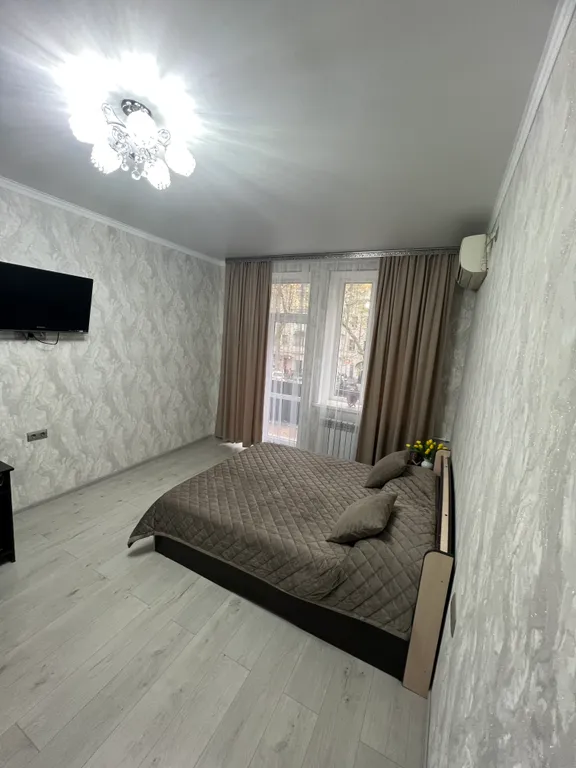 В самом центре города уютная квартира — аренда посуточно в Туапсе