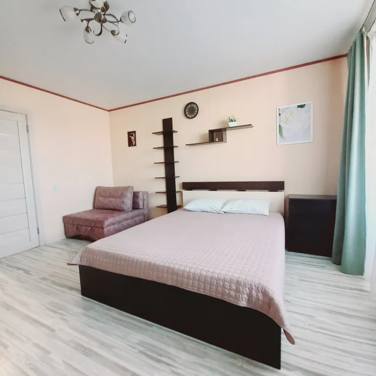 Квартира в центре, рядом с АЗ Урал