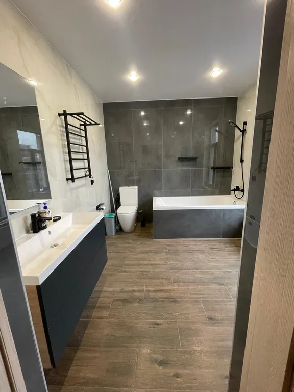 Современный коттедж рядом с заливом