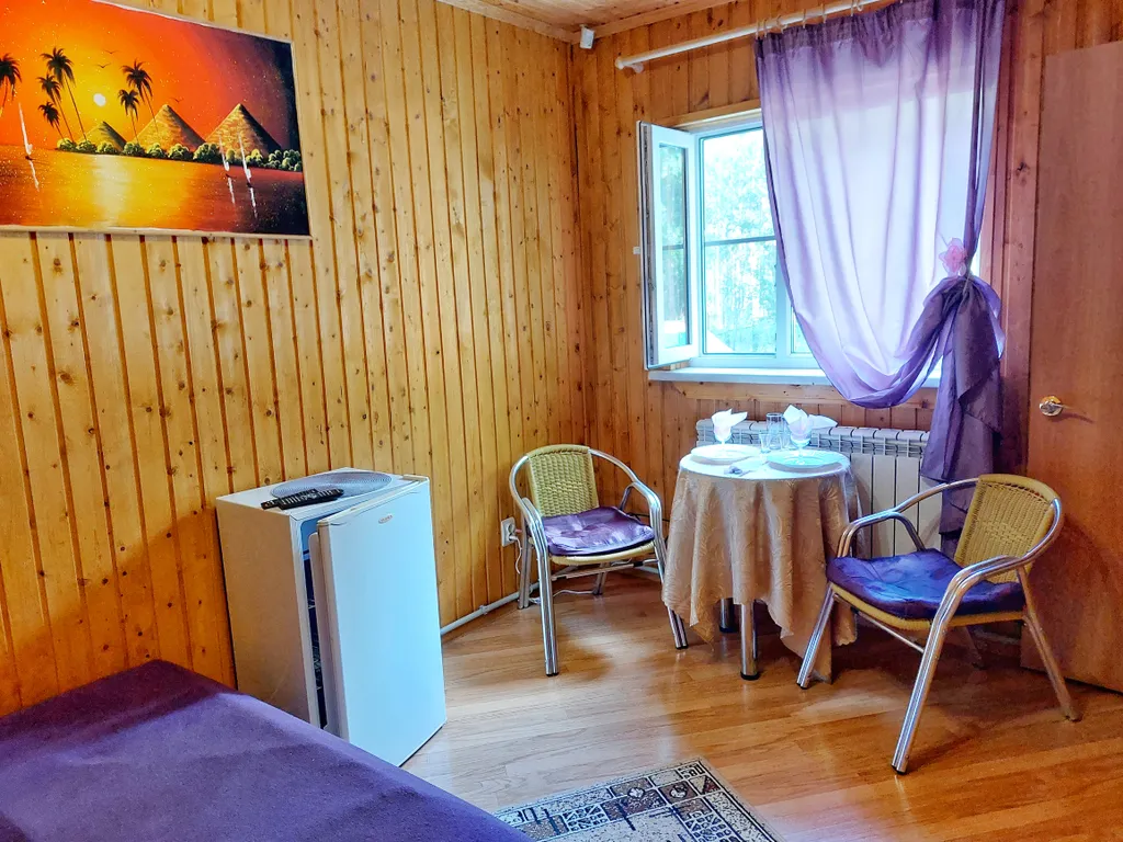 Дом на территории пансионата Буревестник