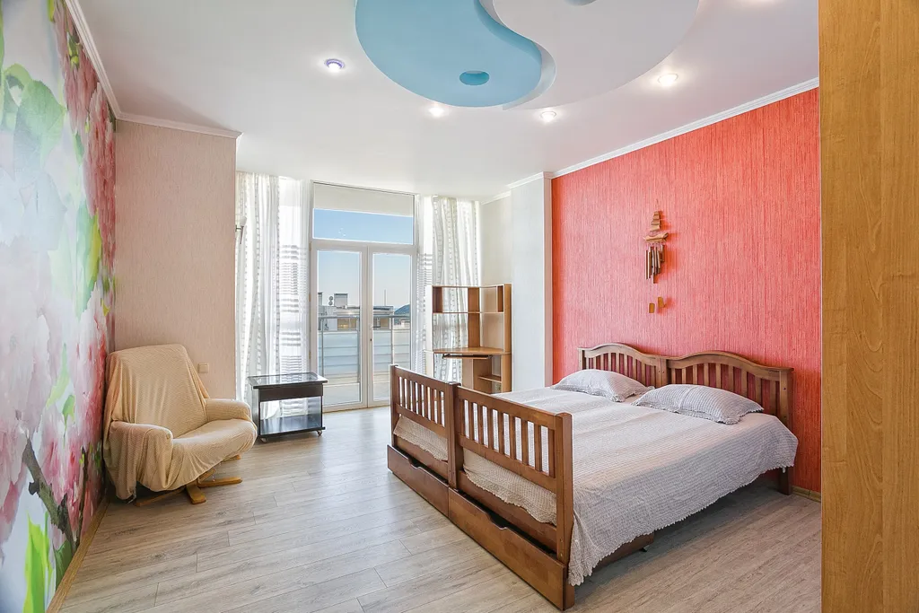 Апартаменты с видом на море и горы рядом с Артеком в Белом доме