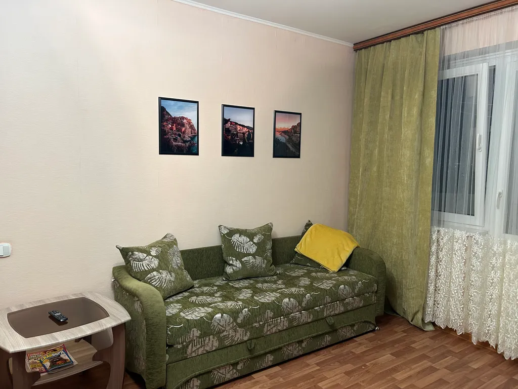 Чистая уютная квартира с видом на Знаменскую рощу