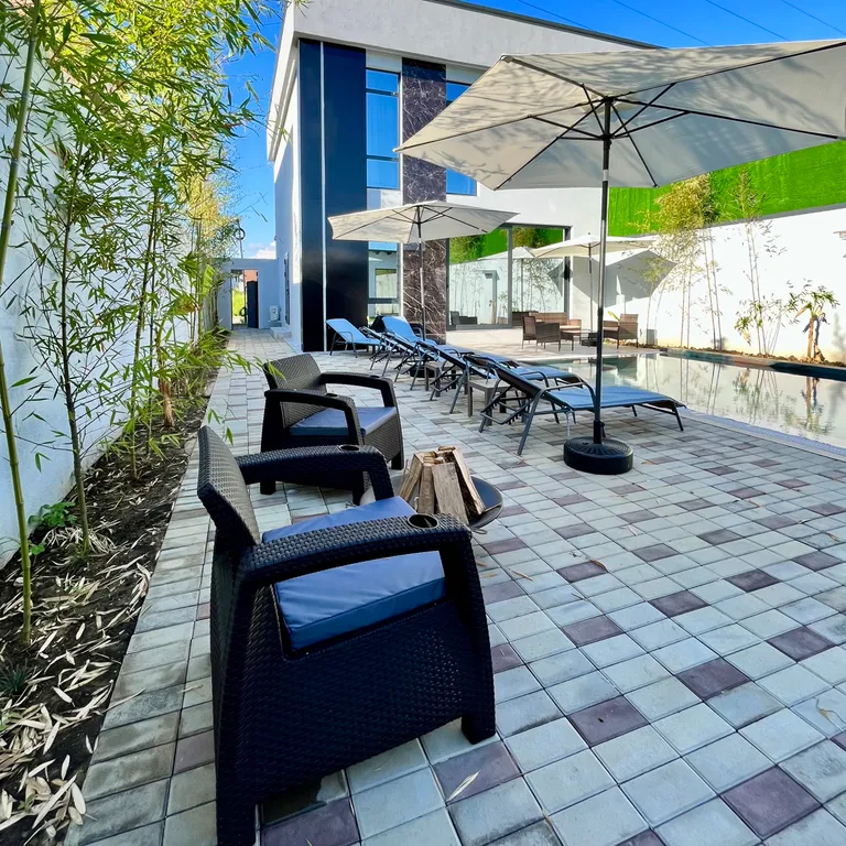 Коттедж с бассейном и баней