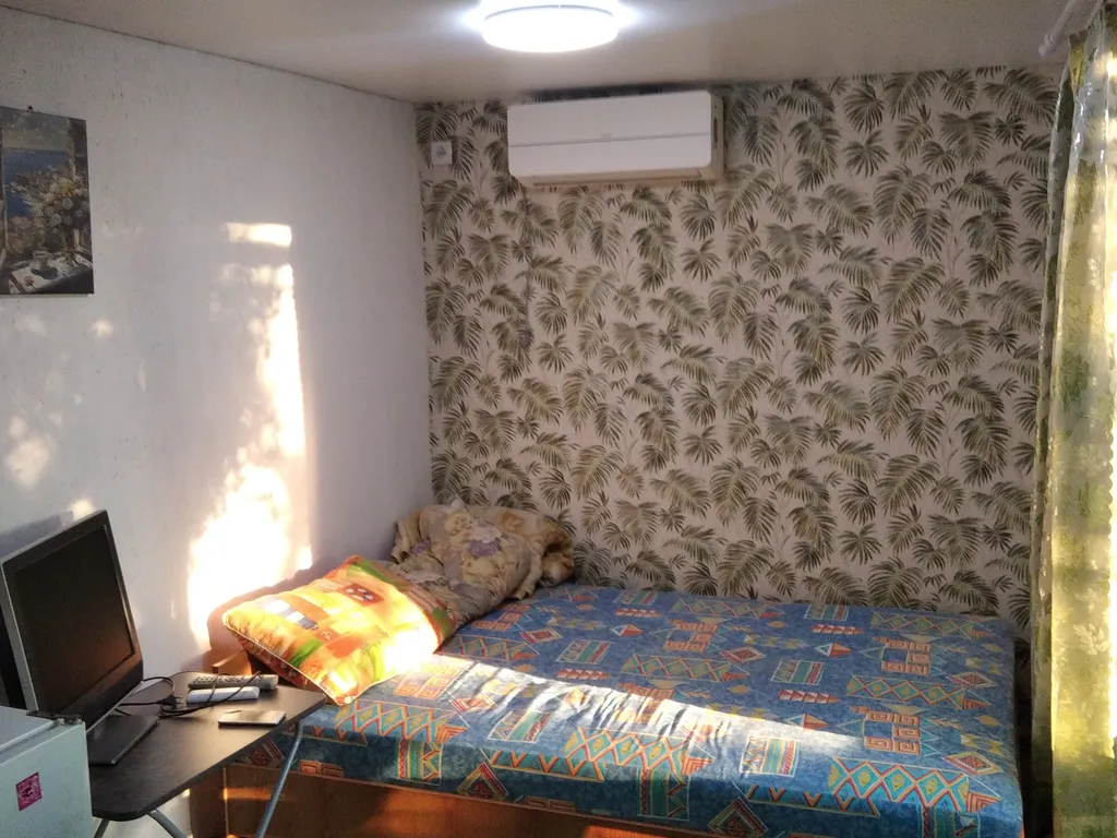 Номер в центре в трёх кварталах от моря