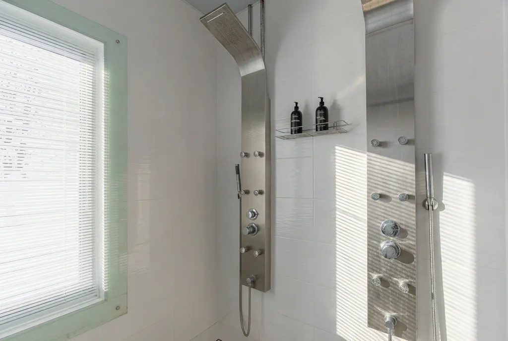 Коттедж Солнесная гора-Сяпся с сауной, 3 спальнями и видом на озеро