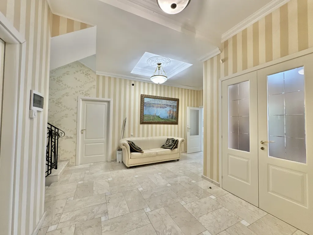 Шикарный дом в заповедной зоне в Ялте