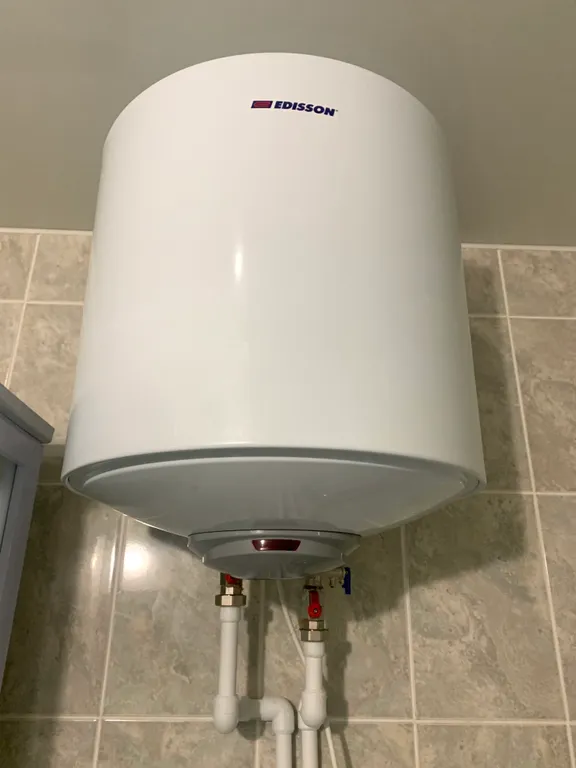 Студия в доме у метро