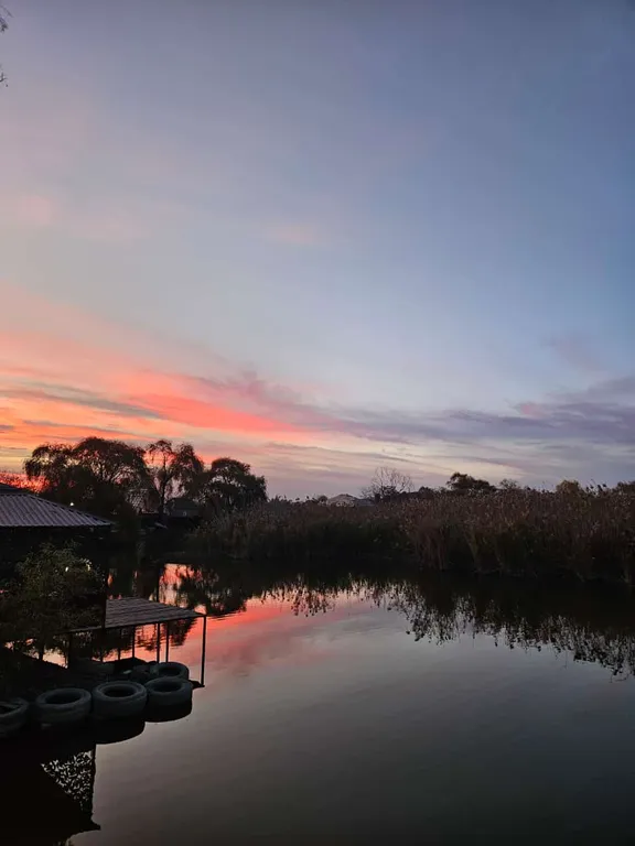 Коттедж Дом на берегу реки с беседкой, пирсом, мангал, купель с подогревом — Краснодар