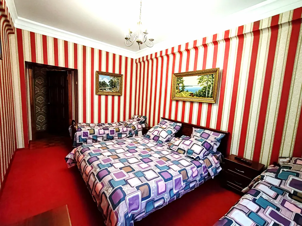 Квартира Просторная двухкомнатная сталинка в районе Вечного огня — аренда посуточно в Дзержинск