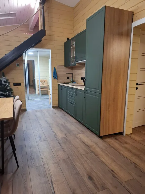 Дом с мансардой в соснах