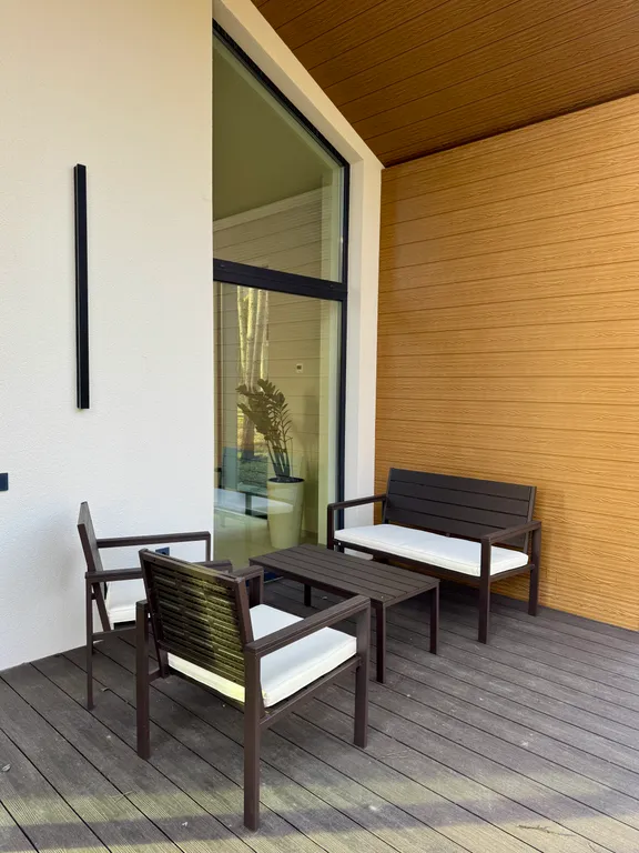 Коттедж Барнхаус премиум на берегу озера — Светлое