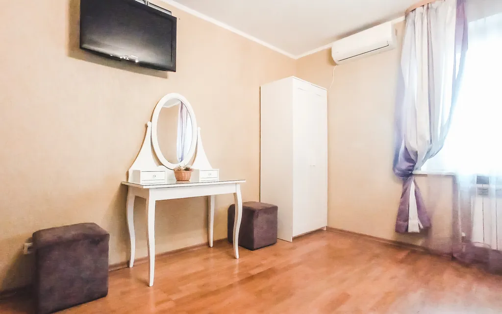 3-комнатная квартира в самом центре, площадь Ленина