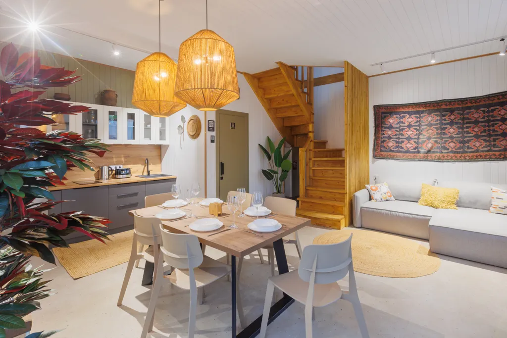 Двухэтажный гостевой дом на берегу моря