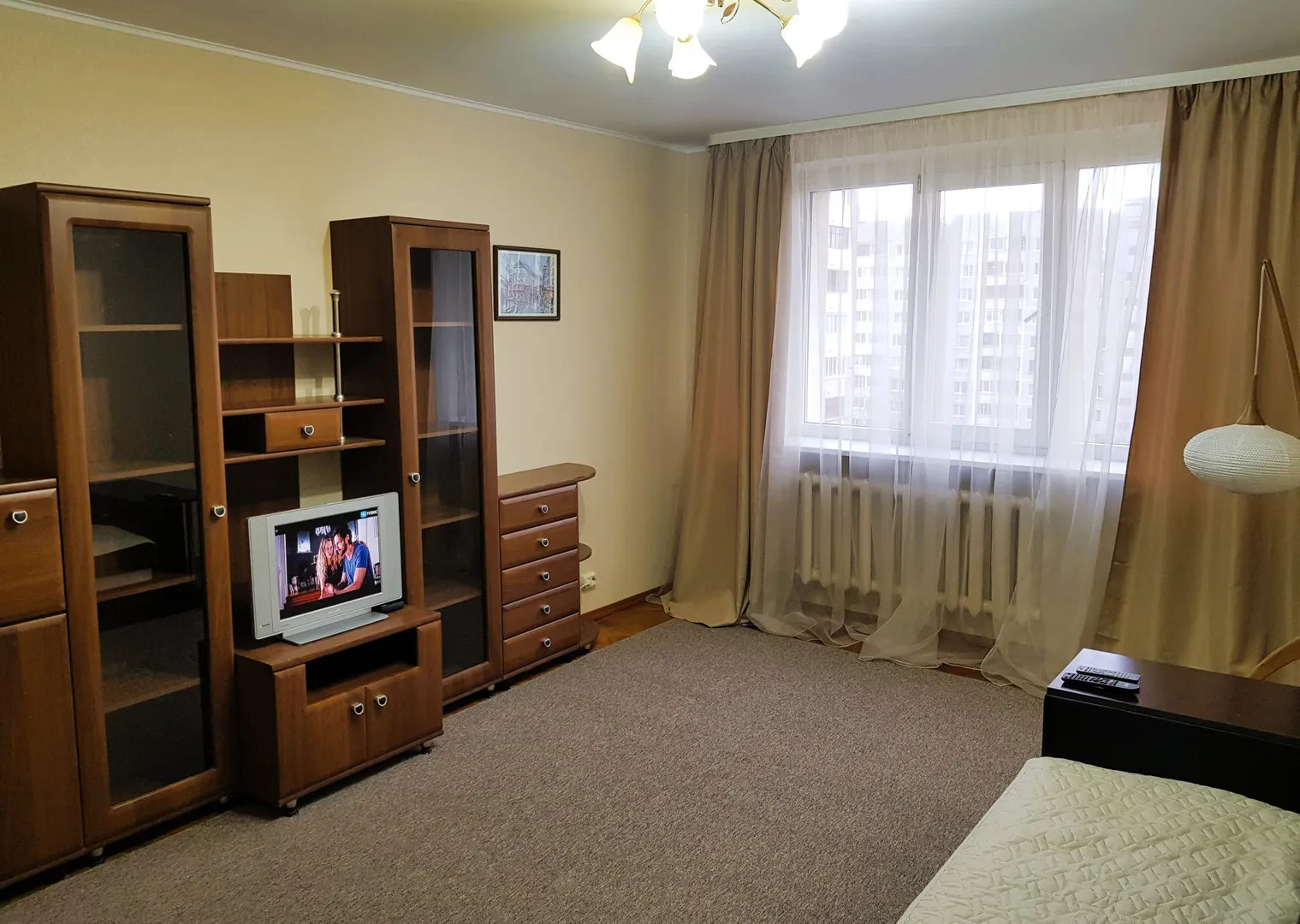 Зал  17,6 м²  с угловым двуспальным диваном