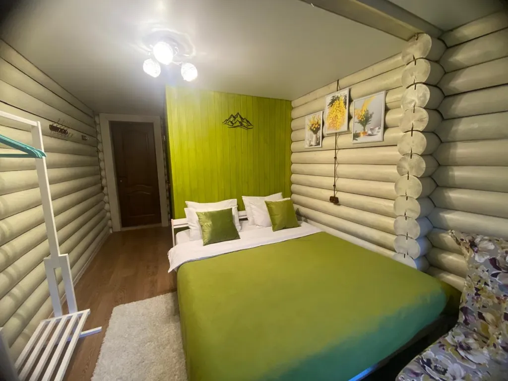 Двухместный страндарт с видом на горы с балконом