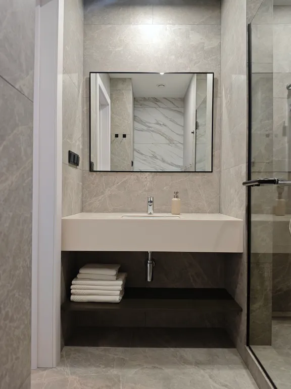 Скалистый берег с панорамным видом на море