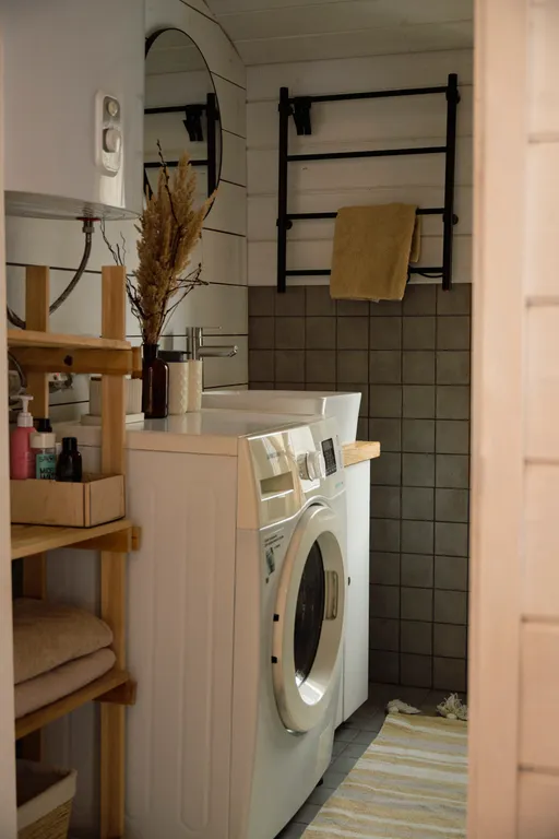 Уютный домик в лесу с горячим чаном