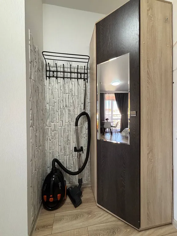 Уютная студия с террасой с видом на горы и бассейны