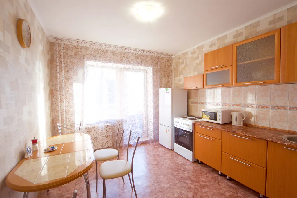 Большая двухкомнатная квартира напротив Планеты