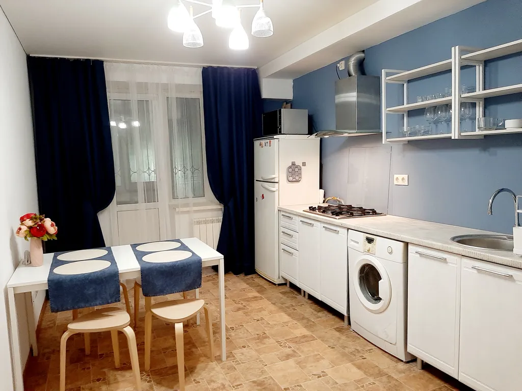 10 минут до центра, просторная квартира с индивидуальным отоплением