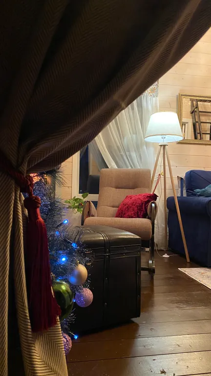 Голландский домик у леса