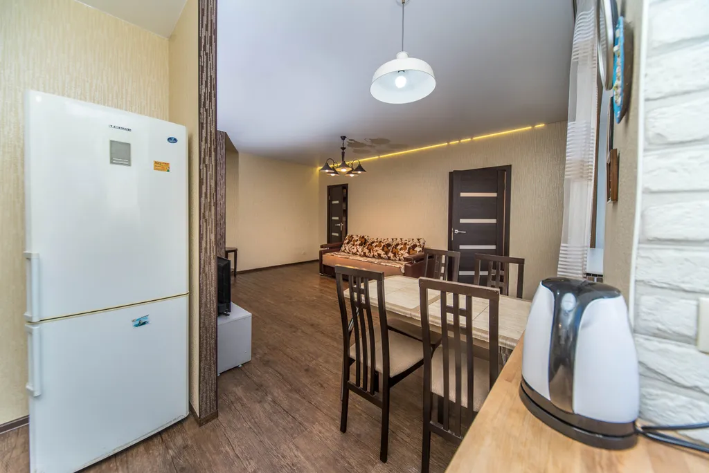 Современная 2-ком на набережной в центре города