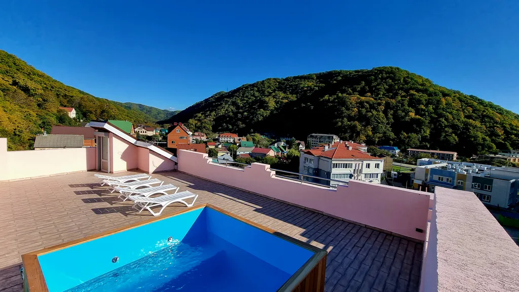 Коттедж Таунхаус с панорамной эксплуатируемой крышей — аренда посуточно в Ольгинка