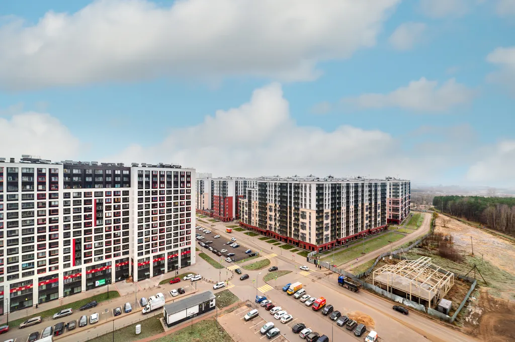 Студия у аллеи фонтанов и парка