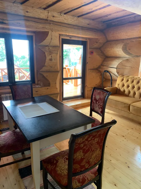 Дом - сруб с видом на море